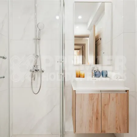 Alicia Daire Paralimni